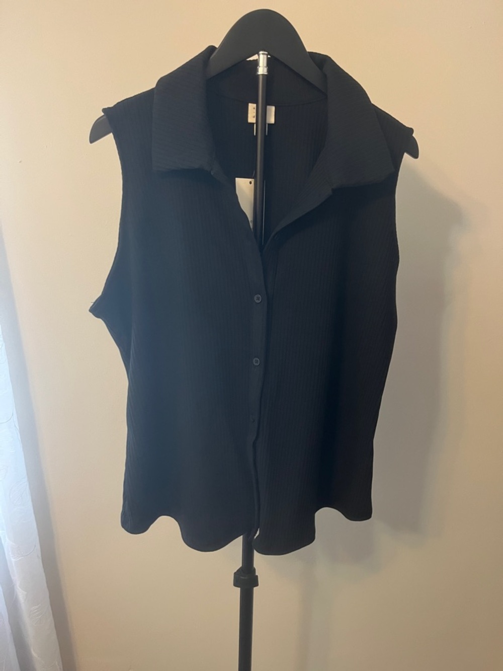 a new day Black Sleeveless Button-Front Collared Top